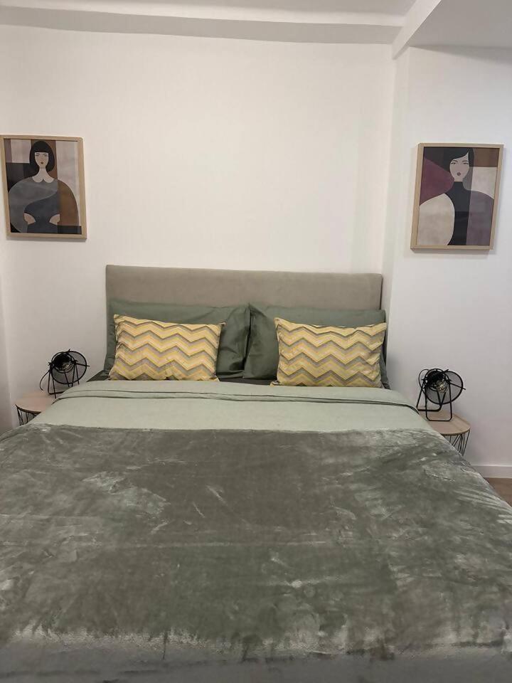 Stylish Renovated Apartment In Chiado Lisboa Kültér fotó