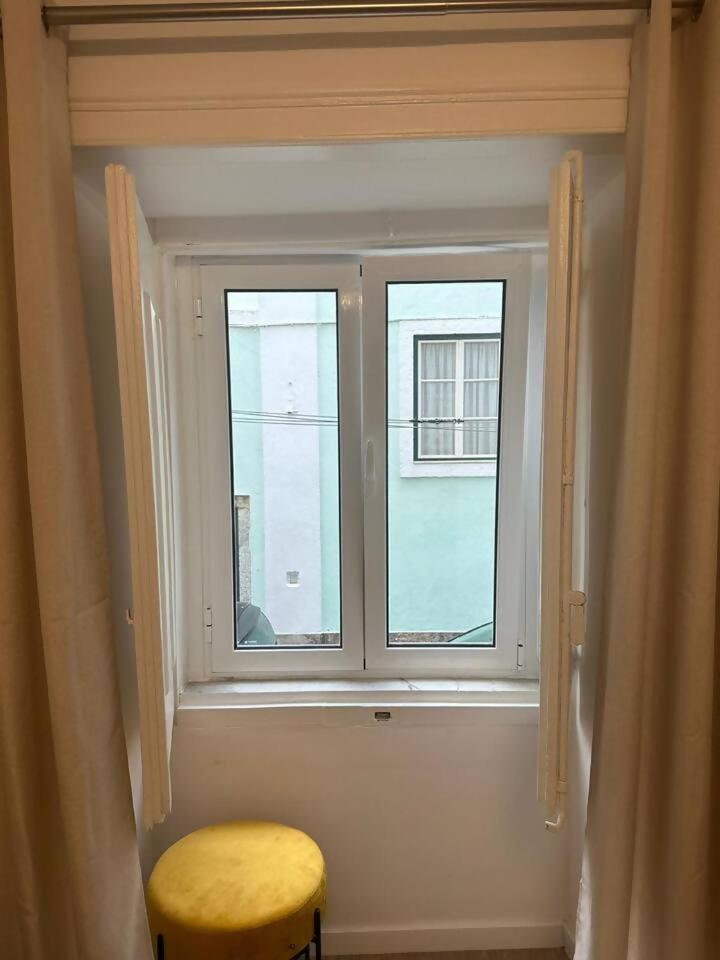Stylish Renovated Apartment In Chiado Lisboa Kültér fotó